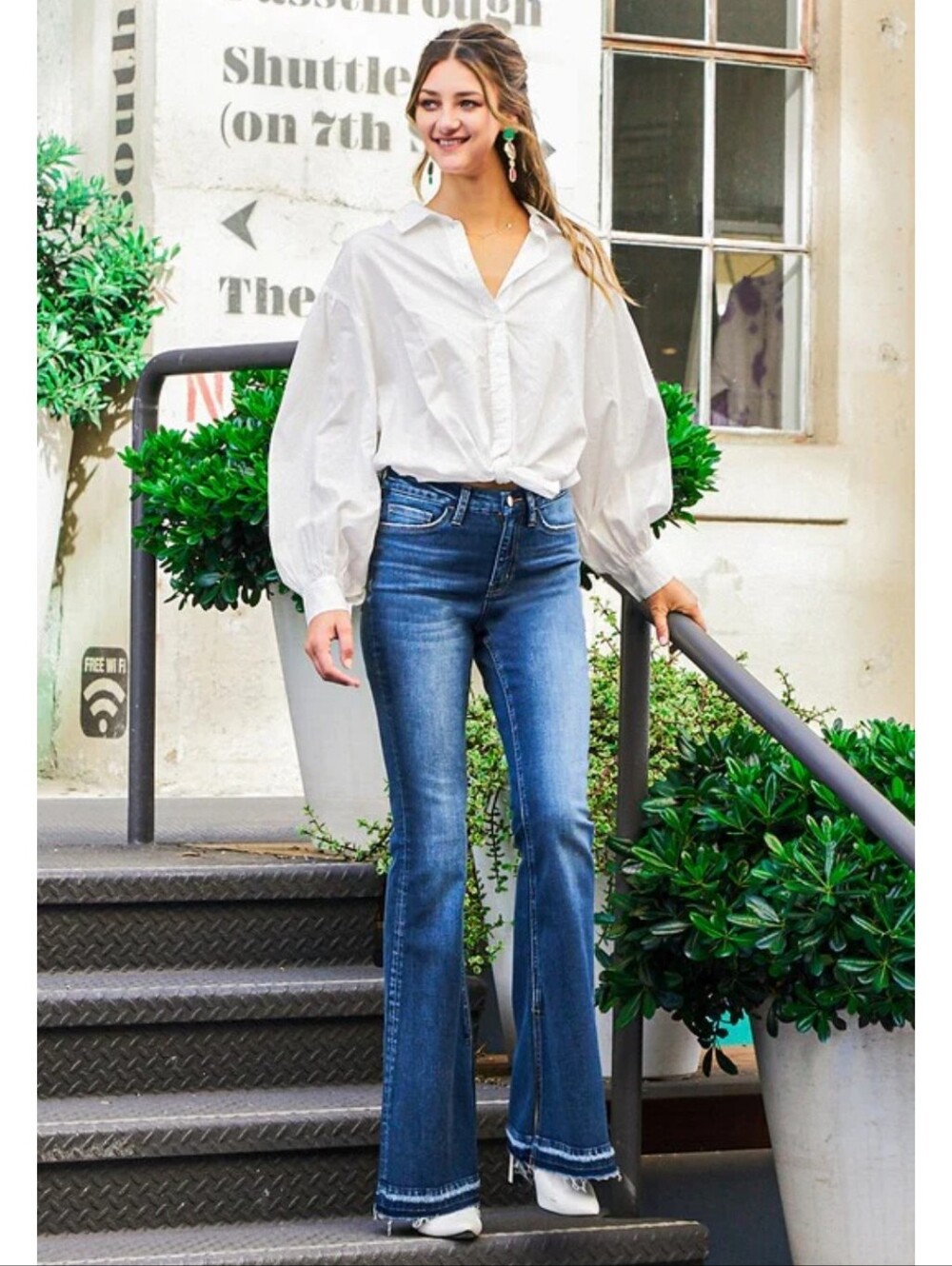 Flying Monkey Side Slit Released Hem Flare Jeans Size 28 - Picture 3 of 7